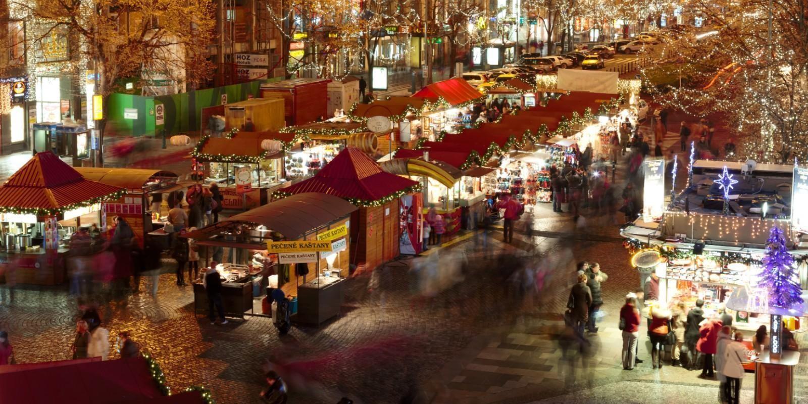 Magia de los Mercadillos Navideños en Galicia