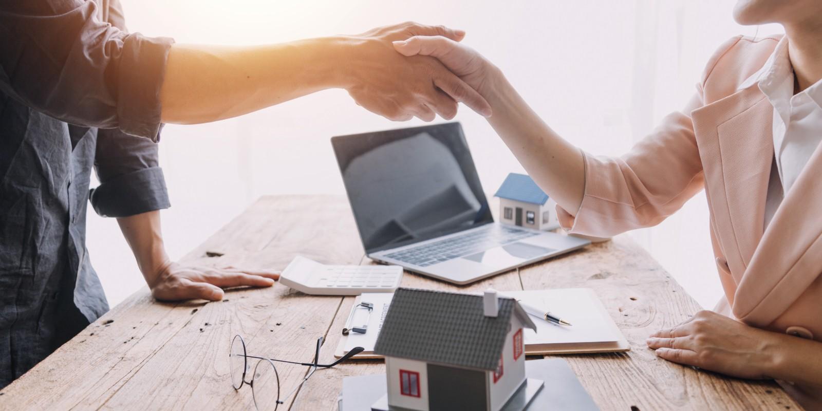 Es mejor Vender tu casa con inmobiliaria o por tu cuenta